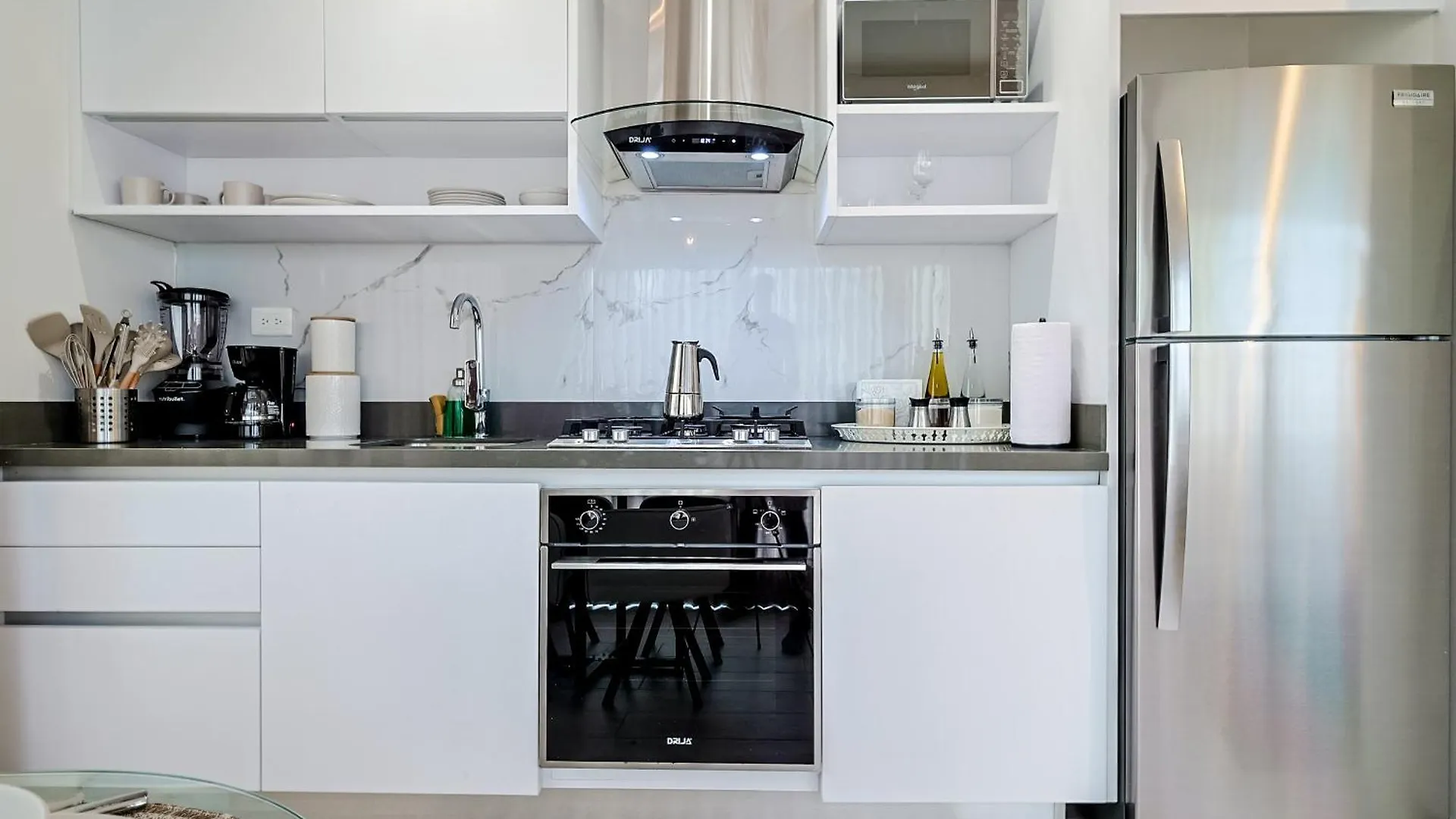 Chic Centric 1Br Apt, King Bed Los Prados شقة