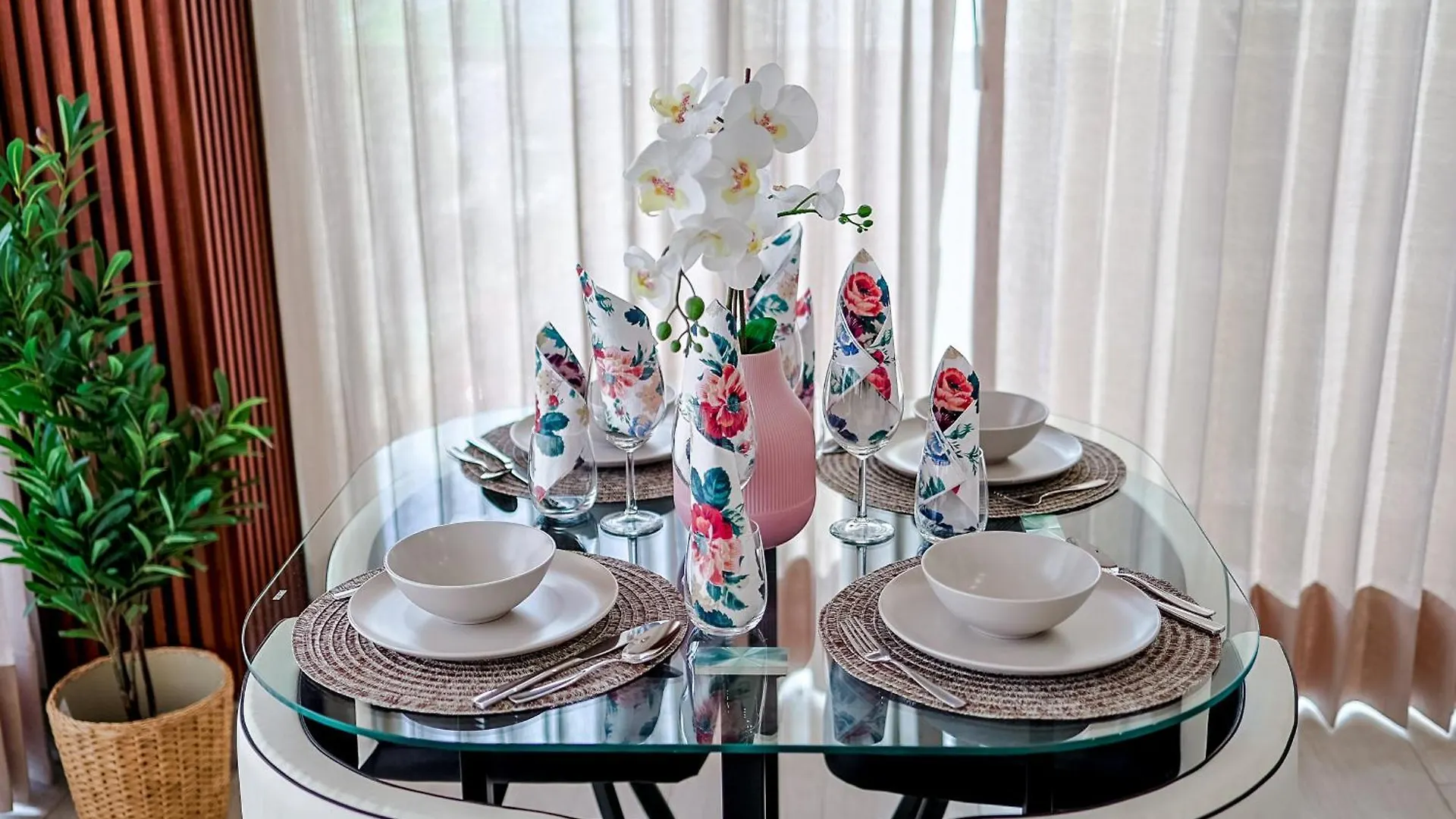 Chic Centric 1Br Apt, King Bed Los Prados شقة